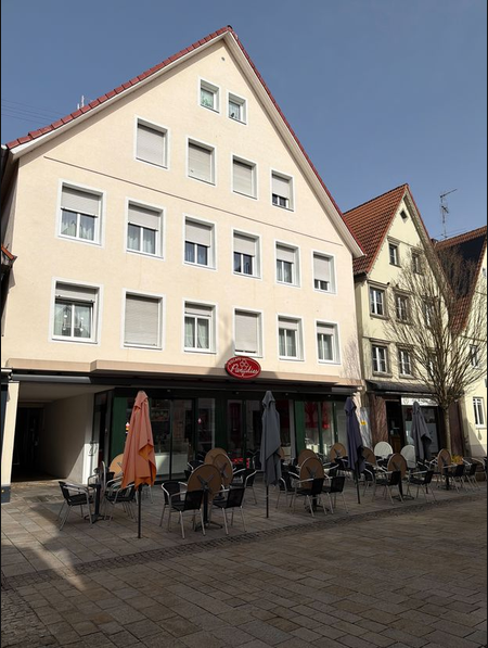 Wohn- und Geschäftshaus